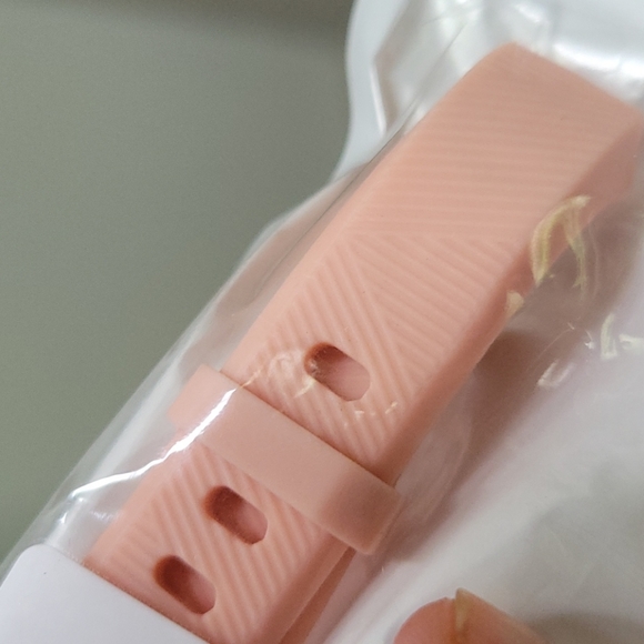 Fitbit band Alta HR small NWT + Charger - Picture 1 of 5